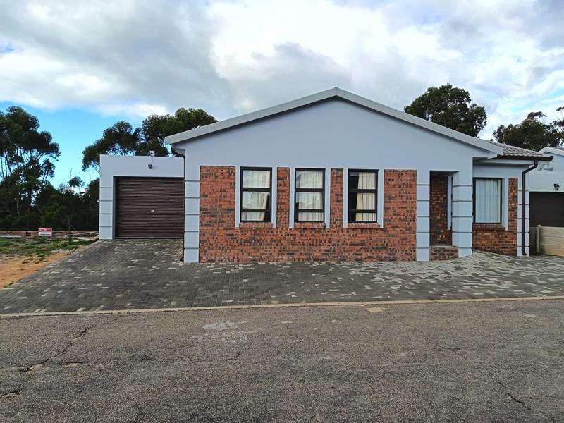 4 Bedroom Property for Sale in Albertinia Western Cape